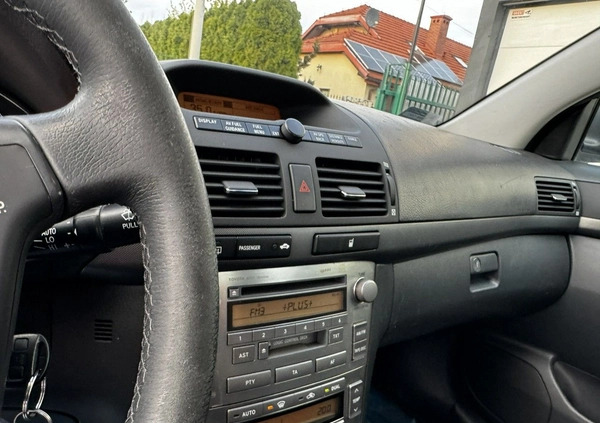 Toyota Avensis cena 13500 przebieg: 190000, rok produkcji 2003 z Sępopol małe 211